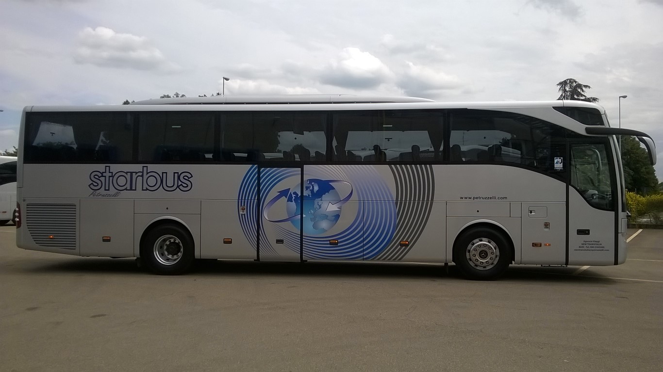 Il nuovo Tourismo Star Bus al momento della consegna