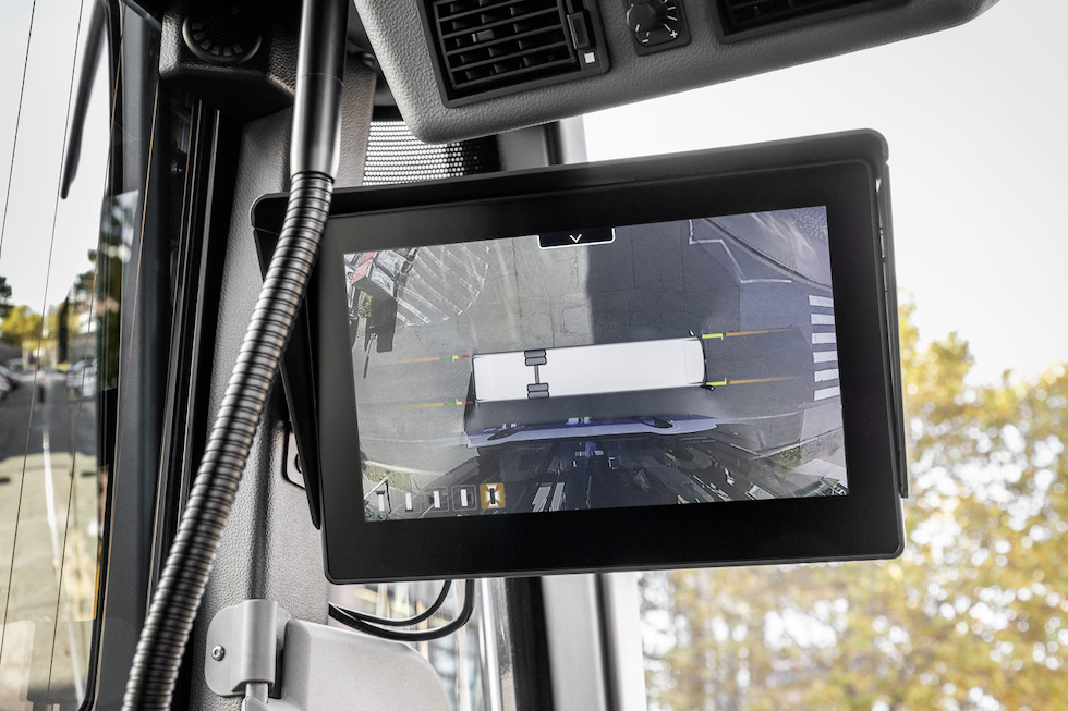 Nuova telecamera con vista a volo d'uccello sugli autobus Setra e Mercedes-Benz